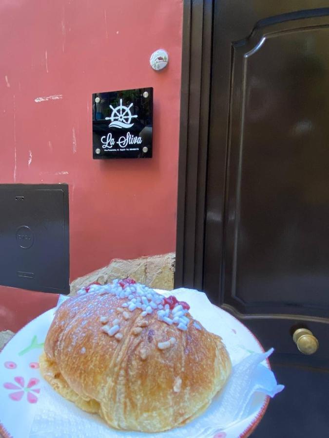 شقة La Stiva In Centro Storico نابولي المظهر الخارجي الصورة